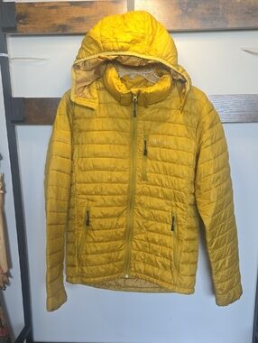 Men's Lightweight Hooded Puffer Jacket — Yellow